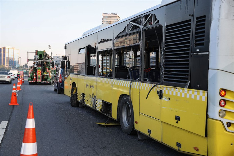 İETT otobüsü otoyolda arızalandı, otobüse çarpan meyve yüklü kamyon devrildi - Resim: 4