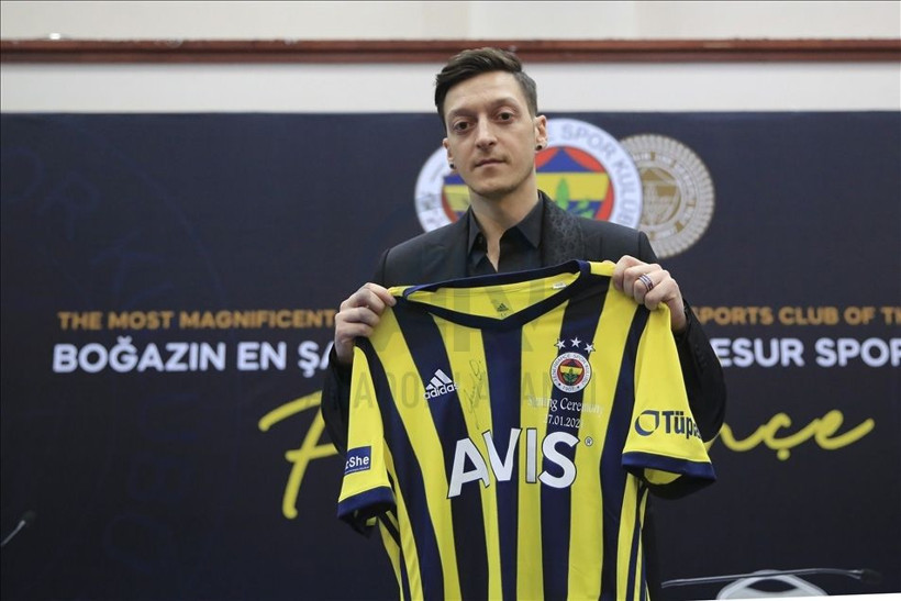 Fenerbahçe'de kriz tırmanıyor! Mesut Özil için şoke eden karar - Resim: 1