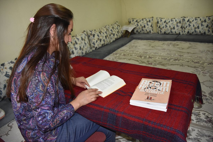 İki üniversite okudu hayvan otlatıyor! Kazandığı parayı duyan bu işe giriyor - Resim: 1