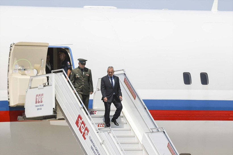 Tahıl sevkiyatı anlaşmasına imza atacak Sergey Şoygu ve Rus heyeti İstanbul'a geldi - Resim: 2