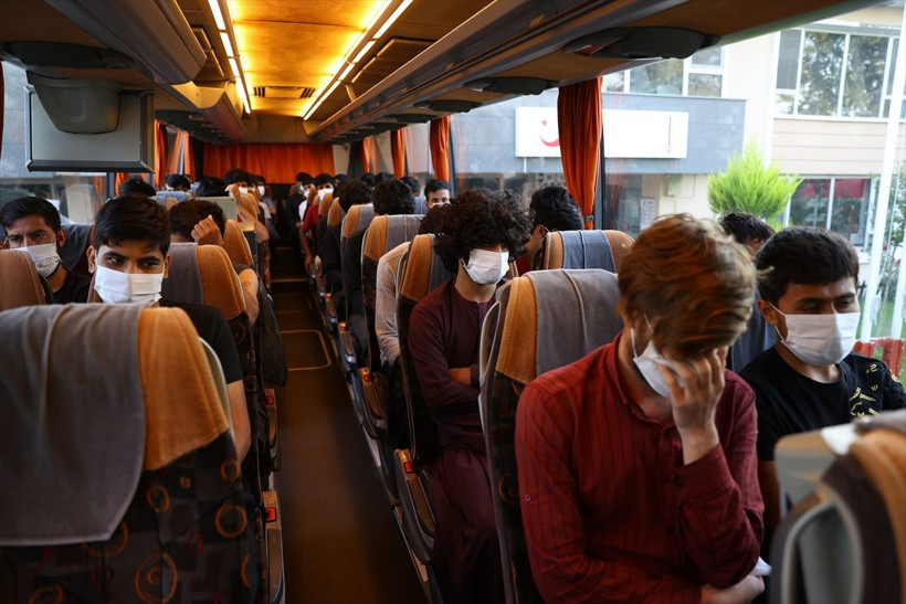 215 kaçak Afgan, sınır dışı ediliyor! Edirne'den İstanbul'a böyle gönderildiler - Resim: 4