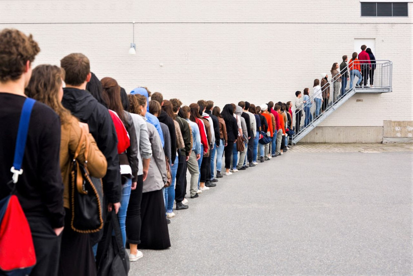 Sadece oturarak veya yatarak para kazanıyor! İşte kolay yoldan para kazandıran meslekler - Resim: 3