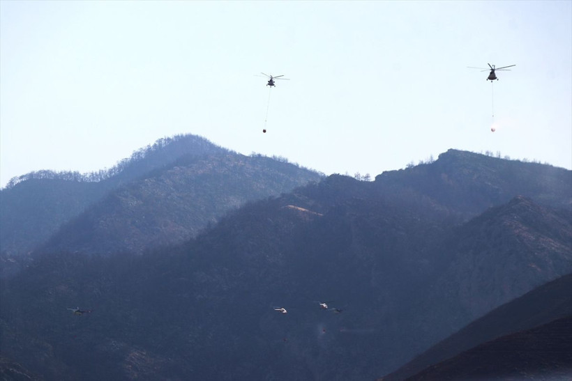 Marmaris'te yerleşim yerlerine ulaşan yangından görüntüler! Alevler oteli böyle sardı... - Resim: 3