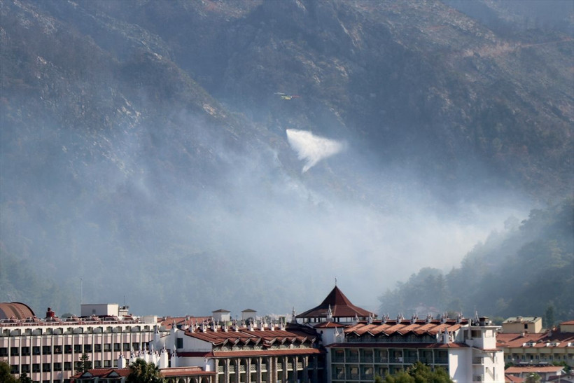 Marmaris'te yerleşim yerlerine ulaşan yangından görüntüler! Alevler oteli böyle sardı... - Resim: 2