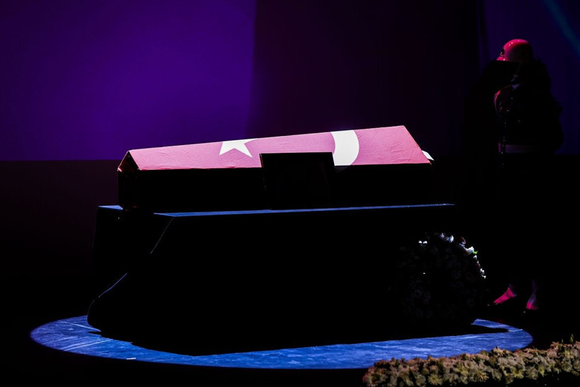 Sanatçı İlhan İrem'e veda; AKM ve Türk bayrağı vasiyeti gerçekleştirildi - Resim: 4