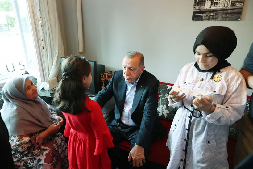Cumhurbaşkanı Erdoğan, Ordu'da çay davetinde bulunan aileyi ziyaret etti - Resim: 3