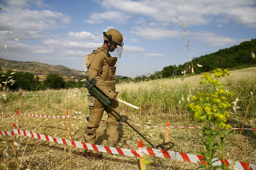 TSK'dan zorlu mayın temizliği ÖMAT timi Azerbaycan'da - Resim: 4