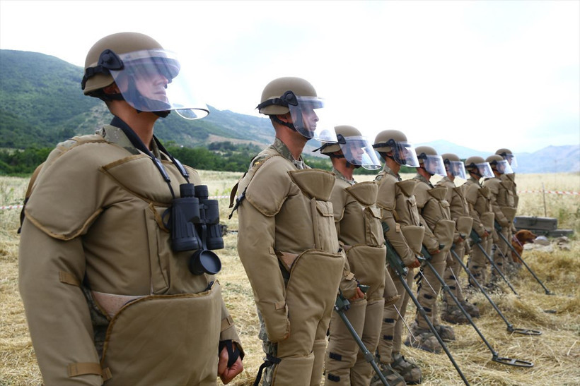 TSK'dan zorlu mayın temizliği ÖMAT timi Azerbaycan'da - Resim: 1
