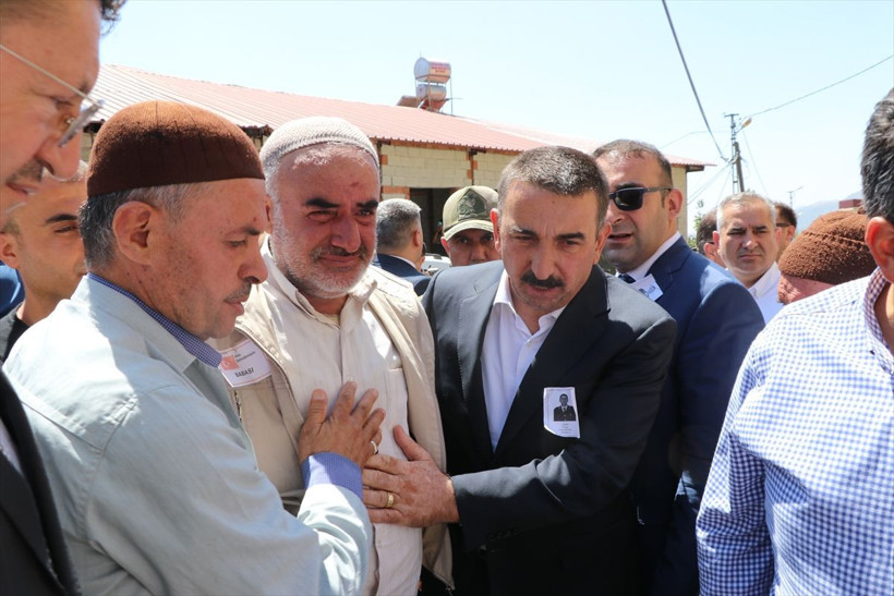 Şehit Piyade Teğmen Ömer Bağra, Kürtçe ağıtlarla son yolculuğuna uğurlandı - Resim: 2