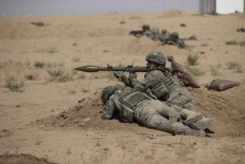 Mehmetçik eli tetikte bekliyor çarpıcı fotoğraflar! Barış Pınarı bölgesi görüntülendi - Resim: 2
