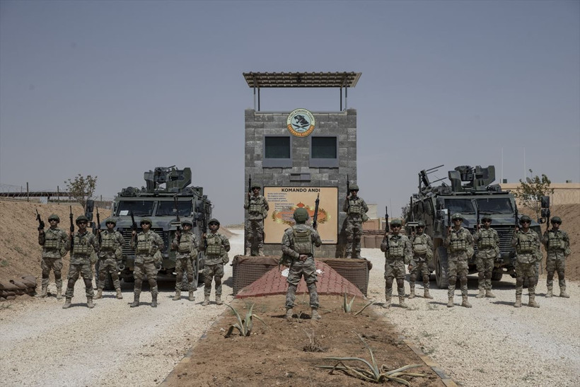 Mehmetçik eli tetikte bekliyor çarpıcı fotoğraflar! Barış Pınarı bölgesi görüntülendi - Resim: 1