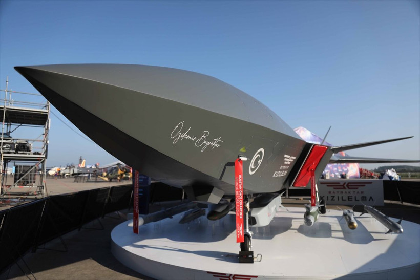 Bayraktar Kızılelma ilk kez sergilendi görenler hayran kaldı festivalin ilgi odağı oldu - Resim: 3