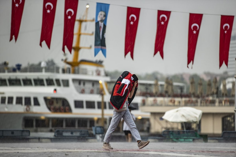 Sağanak vuracak! 3 şehire sarı kodlu uyarı! İşte hafta sonu hava... İstanbul, Tekirdağ, Ankara, İzmir... - Resim: 1