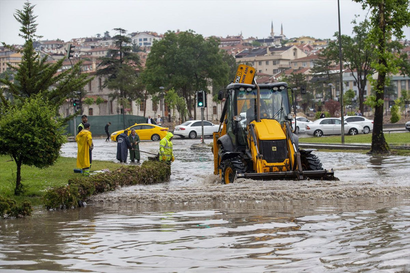 Meteoroloji ve AFAD'dan peş peşe uyarılar! Hazır olun çok fena geliyor İstanbul, Samsun, Antalya... - Resim: 4