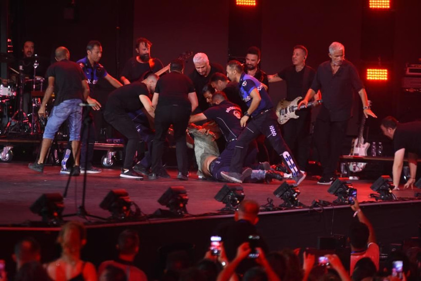 İzmir'de muhteşem gece: 100.yılda Tarkan söyledi, yüzbinler çoştu! - Resim: 4