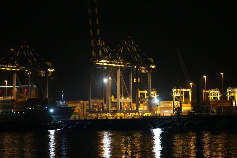 İskenderun’da konteyner gemisi battı! Gemiyi kurtarma çalışmaları başlatıldı - Resim: 3