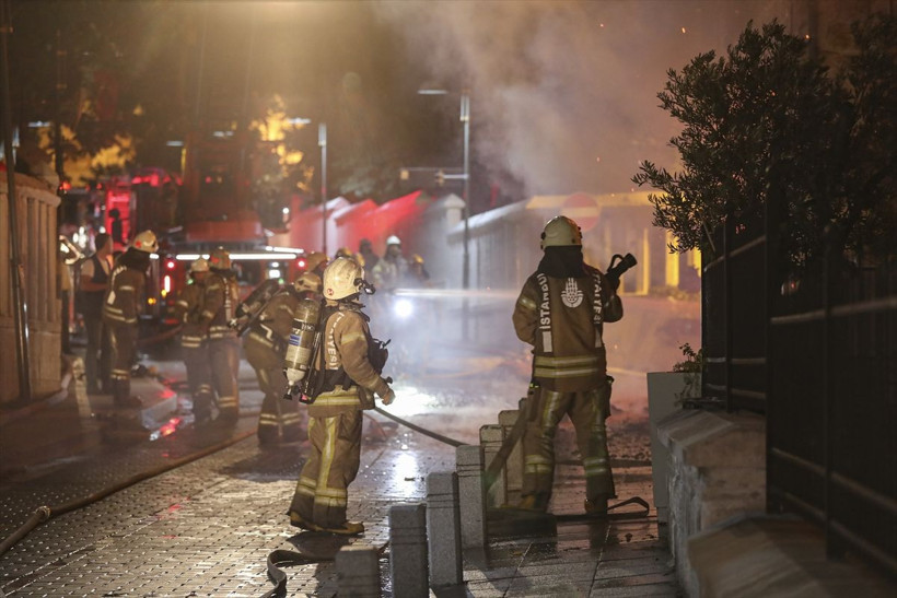 İstanbul Zeytinburnu'nda tarihi Merkez Efendi Fırını cayır cayır yandı! Harabeye döndü - Resim: 4