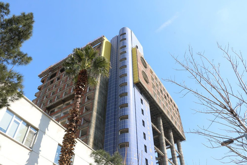 Dünyanın en saçma binası tarih oldu! Kahramanmaraş'taki binanın yerine bakın ne yapılacak - Resim: 2