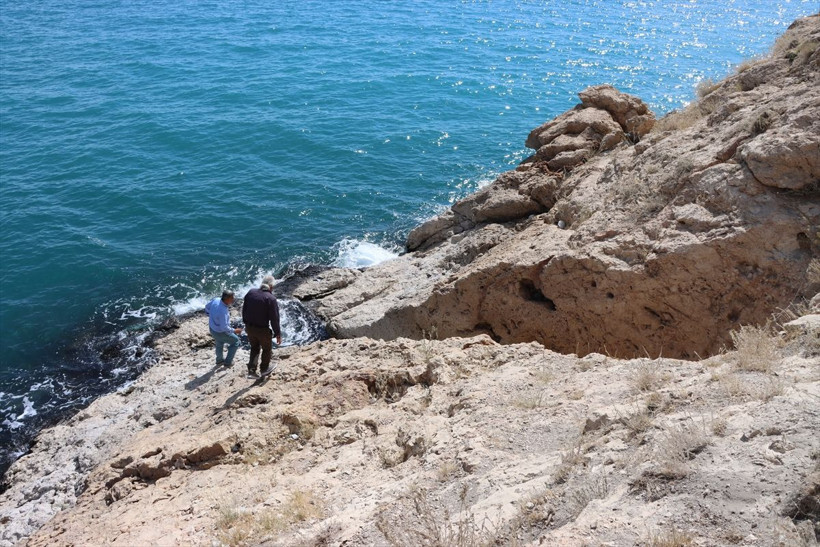 Van Gölü'nde sular çekildi kayaya oyulan Urartu Limanı ortaya çıktı! İlk defa görüldü - Resim: 2