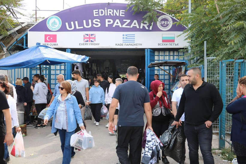 Hafta sonu oldu yine Edirne'ye akın ettiler! Ne buldularsa poşet poşet aldılar - Resim: 1