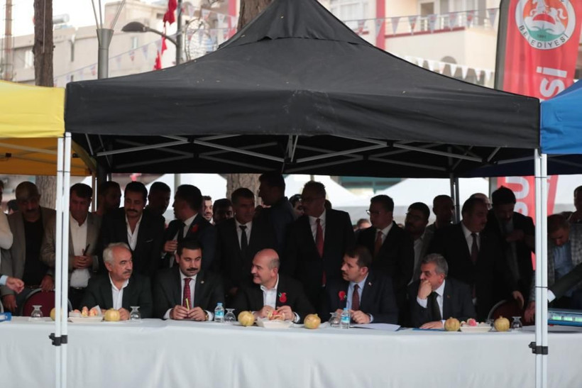 Bakan Soylu’ya Suruç’ta sevgi seli: Zılgıtlarla karşılandı, yarış atı hediye edildi! - Resim: 3