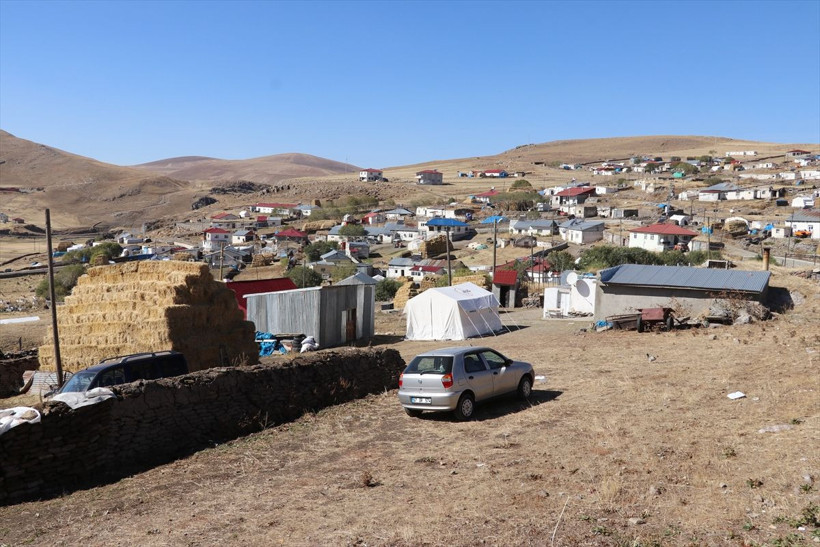İçişleri Bakanı Soylu sahaya indi! Depremden etkilenen köylerde inceleme yaptı - Resim: 3