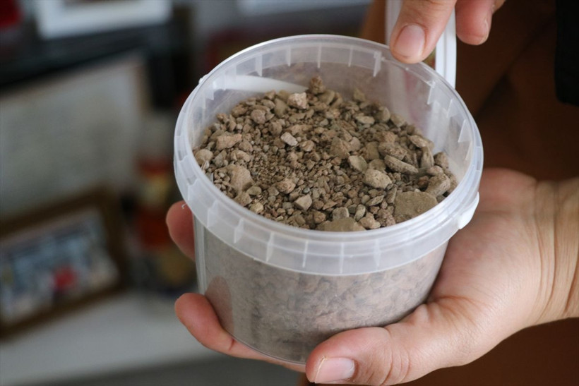 Eşinin şehit düştüğü Aktütün'den getirdiği toprağı evinde saklıyor - Resim: 1