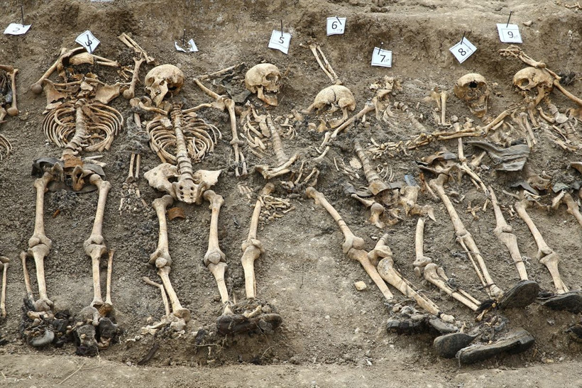 12 askere ait toplu mezar Azerbaycan'ı kahretti! Vahşetin izi kafataslarında duruyor - Resim: 3