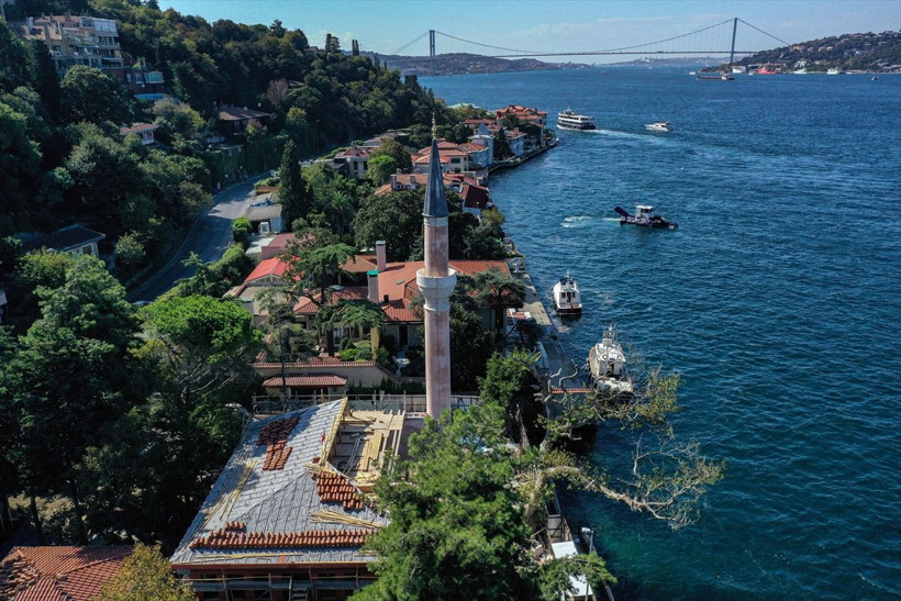 Boğaz'ın incisiydi 2 yıl önce yanan 357 yıllık caminin restorasyonunda çimentonun altından çıktı - Resim: 1