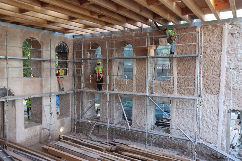 Boğaz'ın incisiydi 2 yıl önce yanan 357 yıllık caminin restorasyonunda çimentonun altından çıktı - Resim: 4