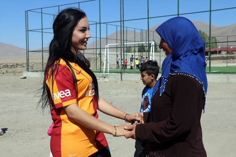 O geldi köyün havası değişti! Ağrı'da kadın muhtar yaptı köylülerin ön yargısı kırıldı - Resim: 2