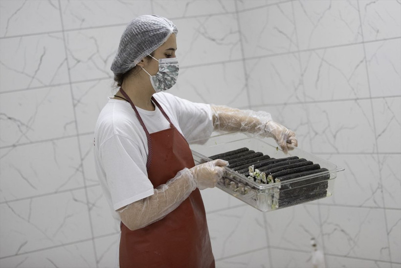 Yurt dışından getirip fabrika kurdu Antalya'da yok satıyor! Genç yaşta 22 kişiyi istihdam etti - Resim: 1