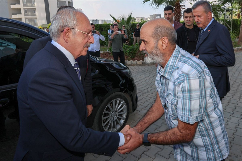 Kılıçdaroğlu'ndan şehit polis memuru Sedat Gezer'in ailesine taziye ziyareti - Resim: 1