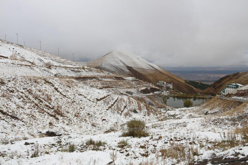 Türkiye'nin yüksek kesimlerinde kar yağışı etkili oldu - Resim: 1