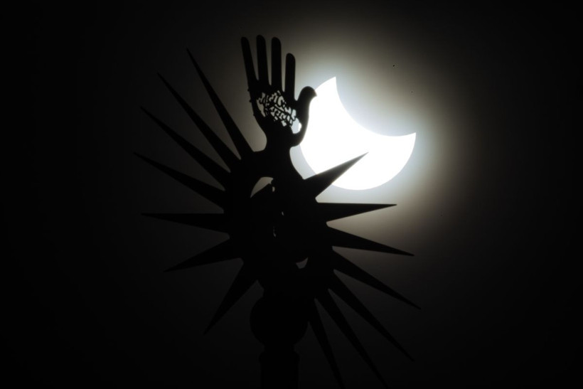 25 Ekim güneş tutulması müthişti 2027'ye kadar bir daha yok! Güneş tutulması kehanetleri ise ürküttü - Resim: 1