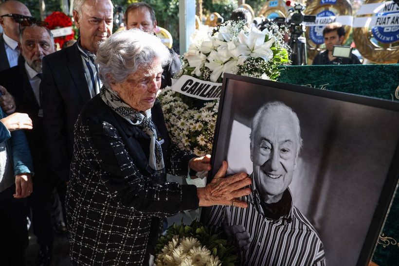 Halit Kıvanç'ın oğlundan Orhan Gencebay'a cenaze tepkisi! "Önde saf tutup gözüktüler, gittiler" - Resim: 2