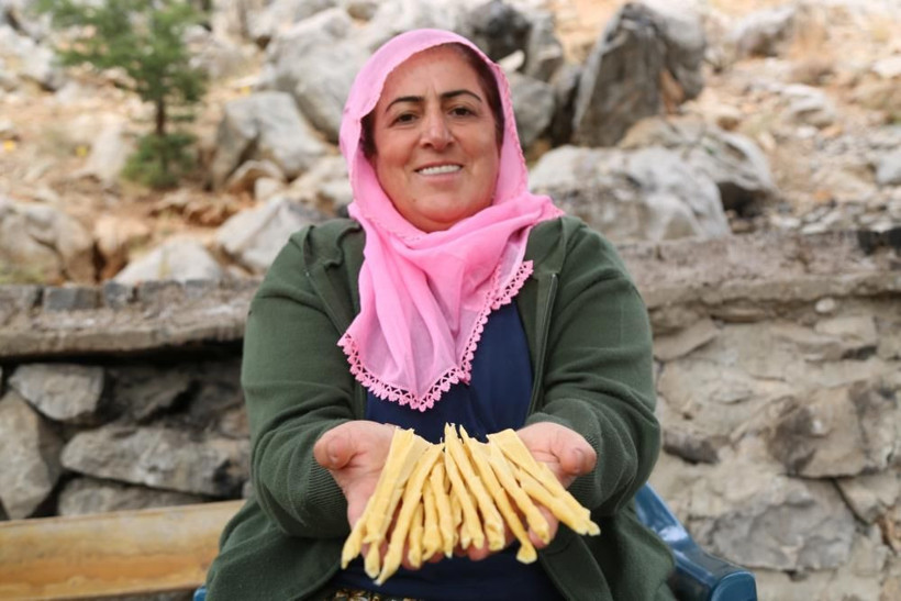 43 yaşındaki kadın 25 yıldır mum satarak evini geçindiriyor - Resim: 2