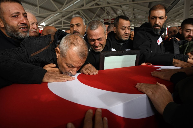 Şehitlere gözyaşı! Kürtçe, "Oğlum toprak çok soğuk, üşürsün" ağıdı herkesi ağlattı - Resim: 4