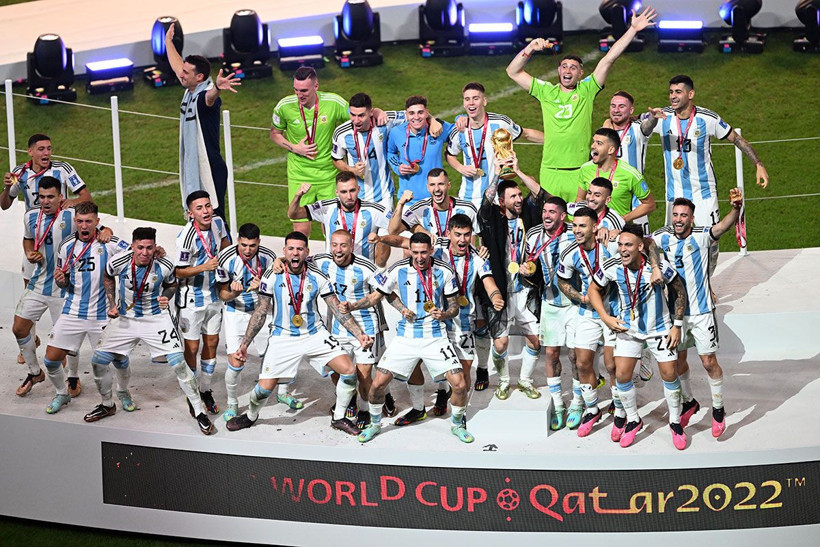 Messi'nin eşi kimdir? Messi'nin çocukken hastalığı neydi her golden sonra parmağını göğe uzatmasının sırrı - Resim: 4