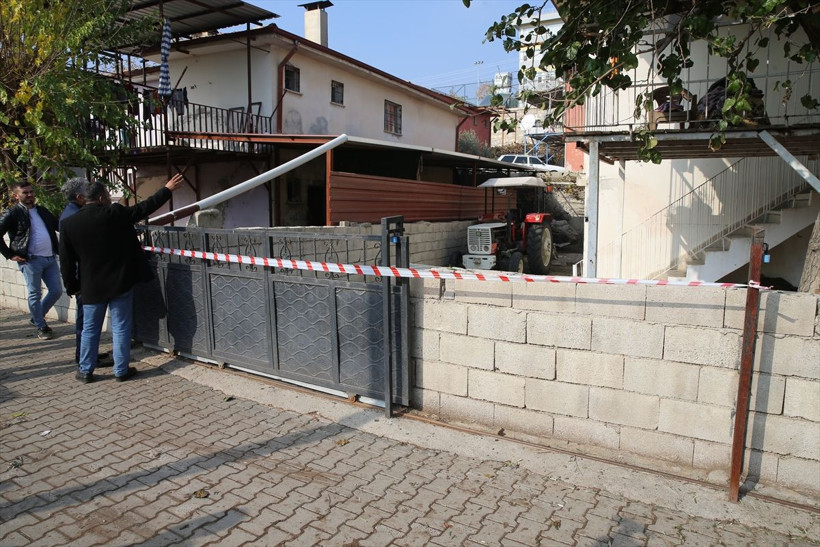 Hatay'da deprem oldu! Korkutan görüntü evler çatladı hepsi mühürlendi - Resim: 1