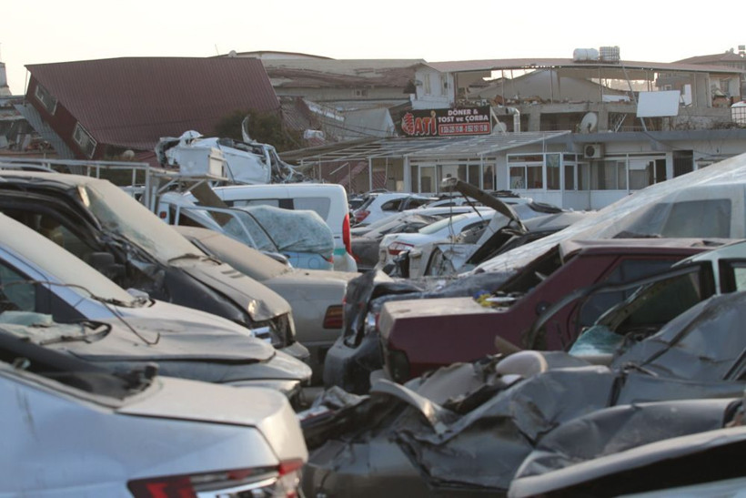 Deprem sonrası dehşete düşüren görüntüler! Hepsini bir araya topladılar - Resim: 3