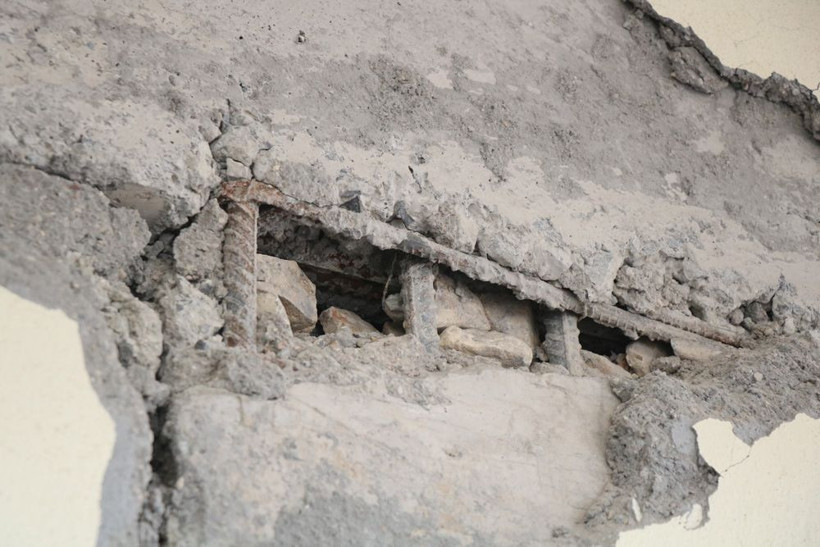 Korkutan iddia! Kolonlarına ekleme yapılan binaya ‘az hasarlı’ raporu verildi - Resim: 1