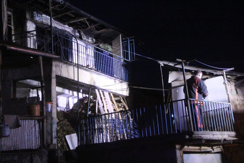 Soba bomba gibi patladı, ev kısmen çöktü: 2 yaralı - Resim: 4