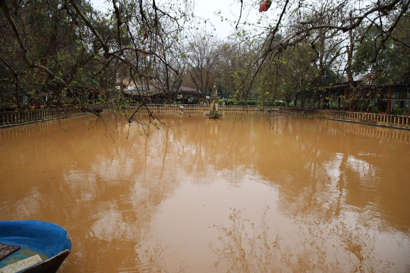 Selin ardından çamurla kaplandı balıklar yok oldu! İşte Balıklıgöl'ün son hali - Resim: 1