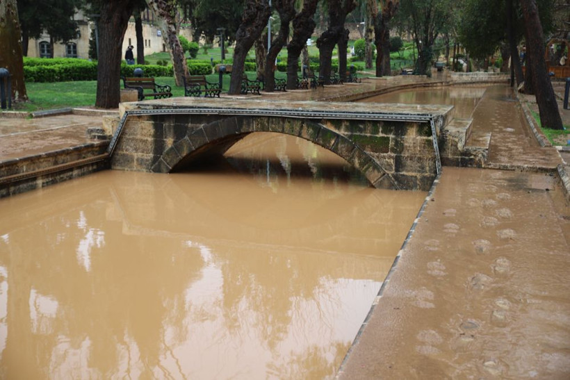 Selin ardından çamurla kaplandı balıklar yok oldu! İşte Balıklıgöl'ün son hali - Resim: 2