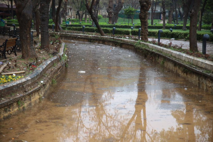Selin ardından çamurla kaplandı balıklar yok oldu! İşte Balıklıgöl'ün son hali - Resim: 4