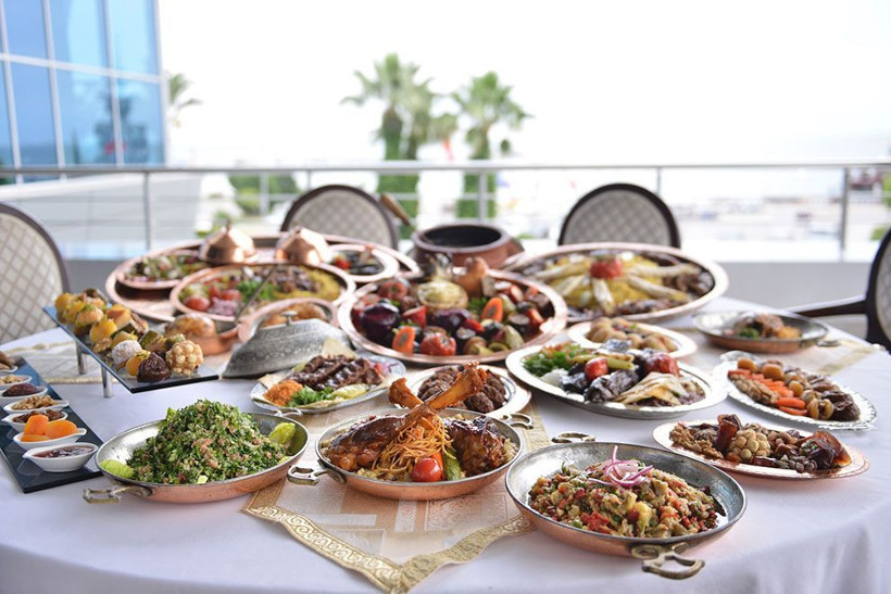 Ramazanda iftar menüsü kişi başı 3 bin 500 TL, sahur 300 ila 450 TL arasında! Menüde bakın neler var? - Resim: 1