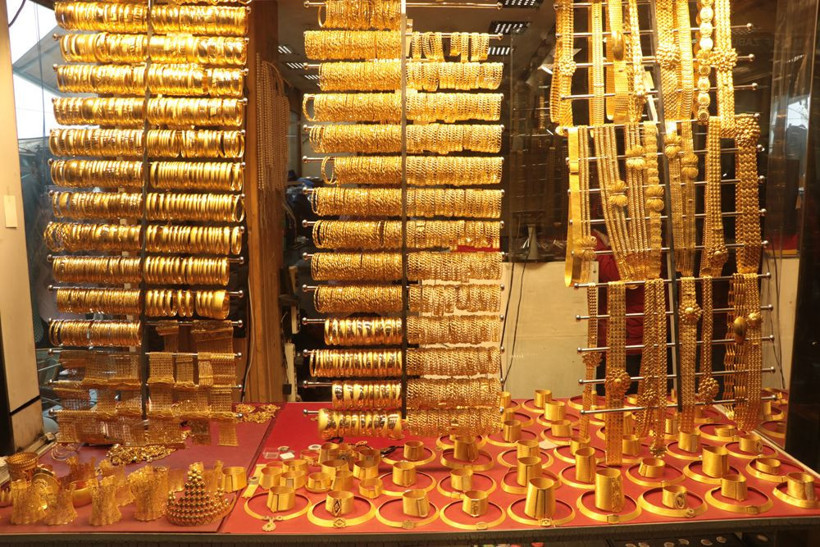 Kahramanmaraş'ta depremden sonra böyle oldu! Eline para geçen oraya koşuyor - Resim: 1