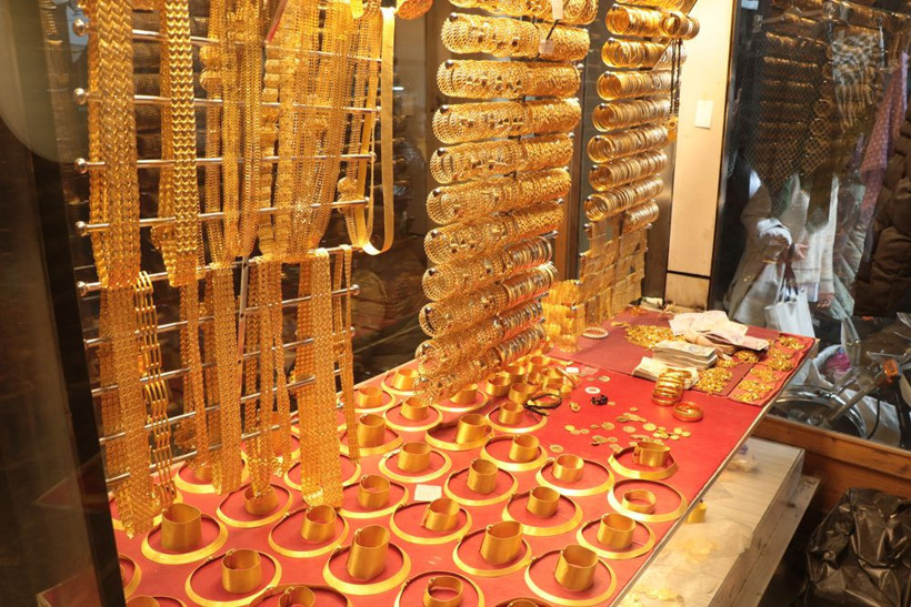 Kahramanmaraş'ta depremden sonra böyle oldu! Eline para geçen oraya koşuyor - Resim: 3