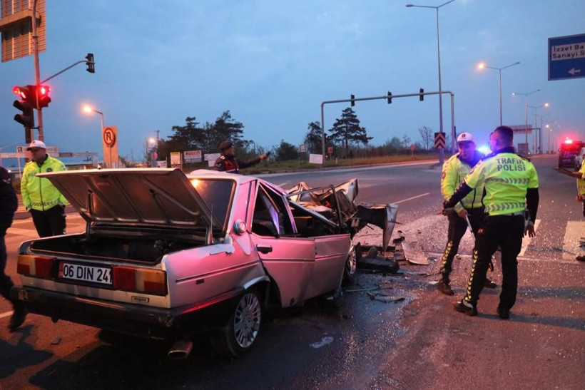 Bolu'da korkunç kaza! TIR'a arkadan çarpan otomobil paramparça oldu: Feci şekilde hayatını kaybetti! - Resim: 2